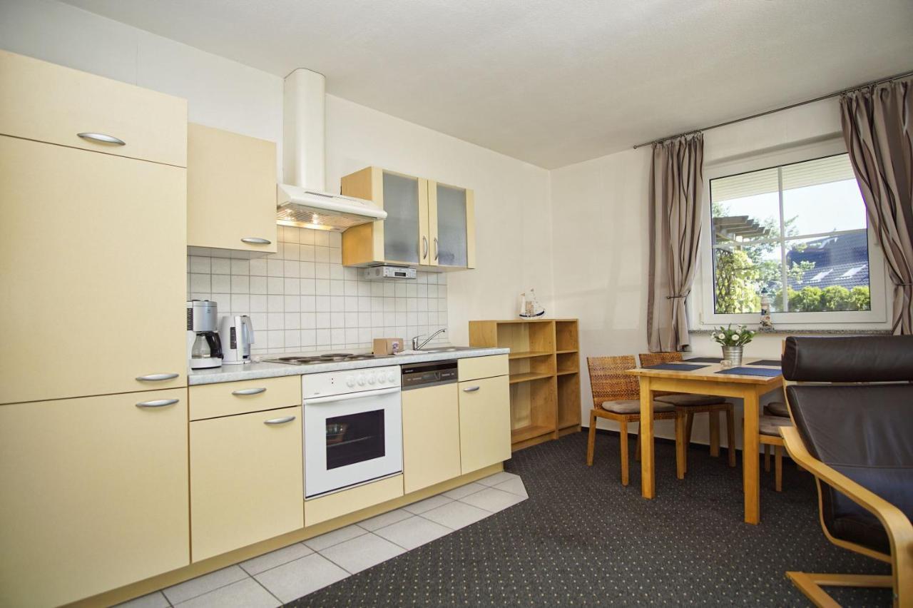 Nah Am Meer, Ruhige Lage, Gratis Nutzung Vom Ahoi Erlebnisbad Und Sauna In Sellin - Haus Inselblick Fewo 02 Goehren  Exteriör bild